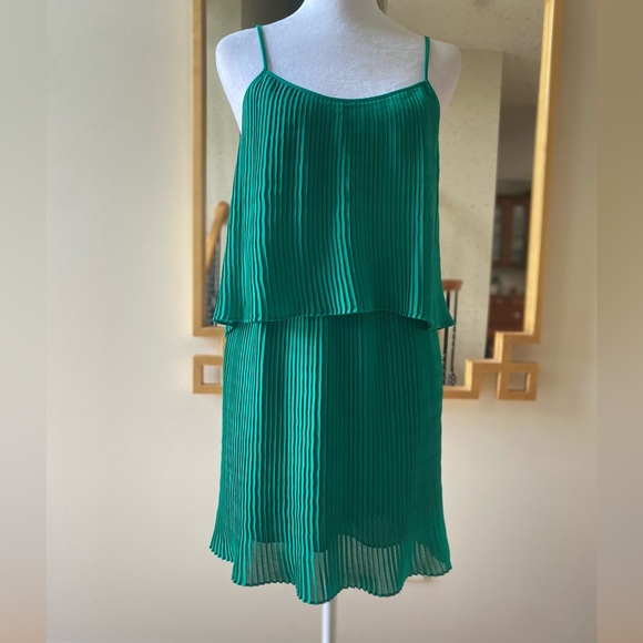 Parker Emerald Green Pleated Layered Mini Dress size XS - Picture 5 of 16